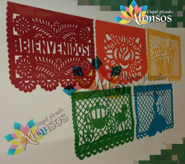 ENRAMADA DE PAPEL PICADO MULTICOLOR XV AÑOS